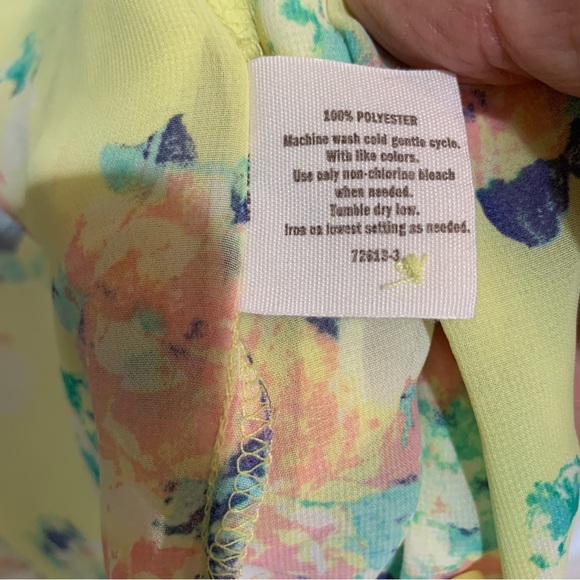 Decree chiffon flowered button up shirt/blouse - Picture 10 of 10